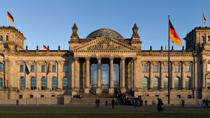 Le Bundestag, chambre basse du Parlement allemand (Crédit : Jürgen Matern /Wikimedia Commons, CC-BY-3.0)