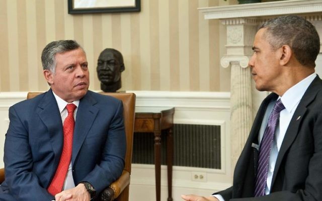 Le roi Abdallah II de Jordanie et le président américain Barack Obama, le 26 avril 2013 à la Maison Blanche, à Washington (Crédit : AFP/Archives Nicholas Kamm)