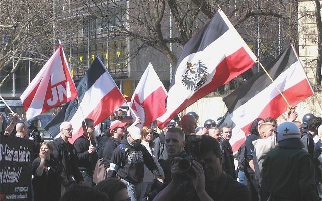 Marche néonazie à Munich en avril 2005 (Crédit : Rufus46/ Wikimedia Commons/CC BY-SA 3.0)