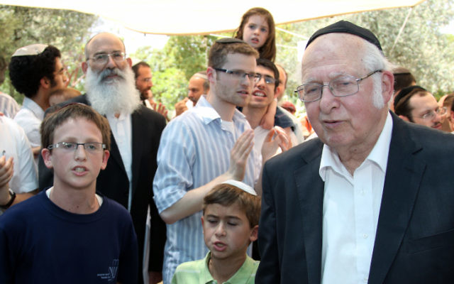 Le Rabbi Aharon Lichtenstein (à droite) (Crédit photo : Flash 90)