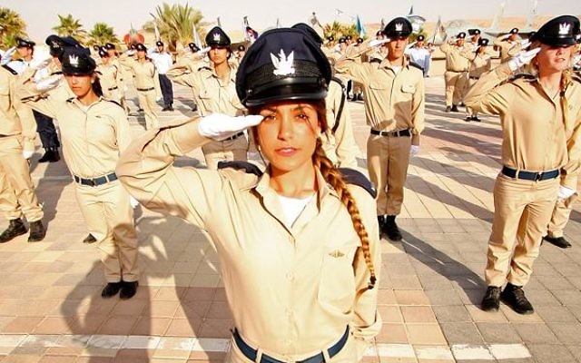 Soldate de l'armée israélienne (Crédit : Tsahal.fr)