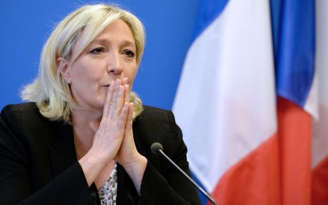 La présidente du Front national, parti d'extrême droite, Marine Le Pen, lors d'une conférence de presse, le 25 mars 2014. (Crédit : AFP/Pierre Andrieu)