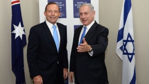 Le Premier ministre australien Tony Abbott (gauche) avec le Premier ministre israélien Netanyahu au Forum économique mondial à Davos (Crédit : Kobi Gideon/GPO/ Flash 90)