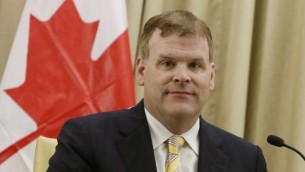 Le ministre des Affaires étrangères canadien John Baird (Crédit : Miriam Alster/Flash 90)