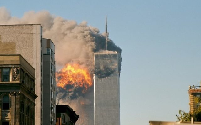 Les tours du World Trade Center, le 11 septembre 2001. (Crédit : TheMachineStops/Flickr)