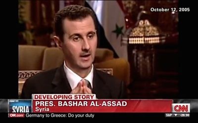 Bashar el-Assad lors d'une interview à la journaliste de CNN Christiane Amanpour, octobre 2005 (Crédit : capture d'écran Youtube/CNN)