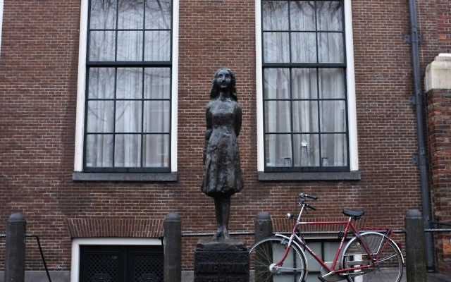 La maison où Anne Frank et sa famille se sont cachés à Amsterdam pendant la Shoah. (Crédit : Nati Shohat/Flash 90)