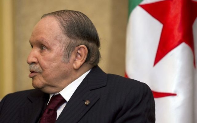 Le président algérien Abdelaziz Bouteflika, le 3 avril 2014 (Crédit : Jacquelyn Martin/AFP)