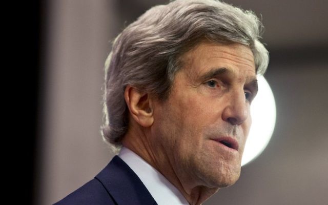 Le secrétaire d'État américain John Kerry s'exprime à l'OTAN à Bruxelles, le 1er avril 2014 (Crédit : Jacquelyn Martin/POOL/AFP Photo)