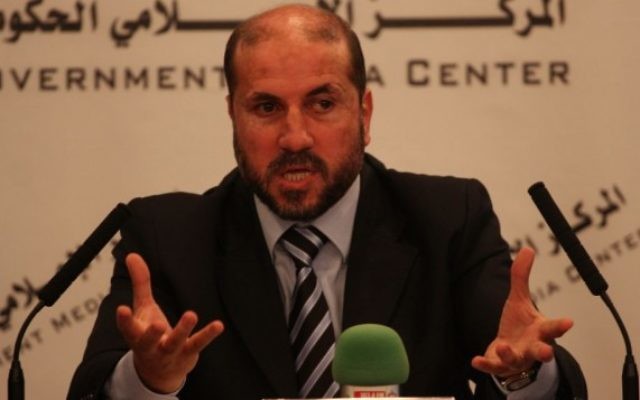 Le ministre des Affaires religieuses de l'Autorité palestinienne, Mahmoud al-Habash. (Crédit : Issam Rinawi/Flash90)