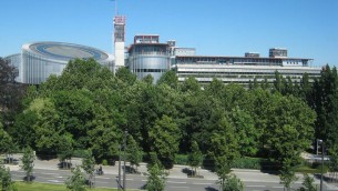 Cour européenne des droits de l'homme à Strasbourg (crédit : Sfisek/wikicommons) 