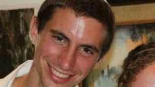 Le lieutenant Hadar Goldin, 23 ans de Kfar Saba, a été tué à Gaza le 1er août 2014. (Crédit : capture d'écran Ynet)