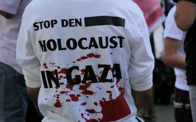 Manifestation pro-Gaza à Berlin - 18 juillet 2014 (Crédit : Micki Weinberg/The Times of Israel)
