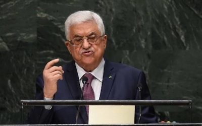 Mahmoud Abbas à l'Assemblée générale de l'ONU en septembre 2014 (Crédit : Timothy A. Clary/ AFP)