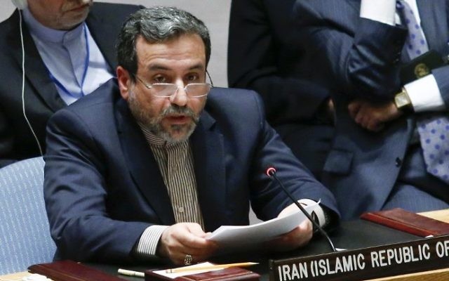 Le ministre adjoint des Affaires étrangères de l'Iran, Seyed Abbas Araghchi, devant le Conseil de sécurité des Nations unies lors d'une réunion sur la situation concernant l'Irak le 19 septembre 2014, au siège de l'ONU à New York. (Crédit : Eduardo Munoz Alvarez / Getty Images / AFP)