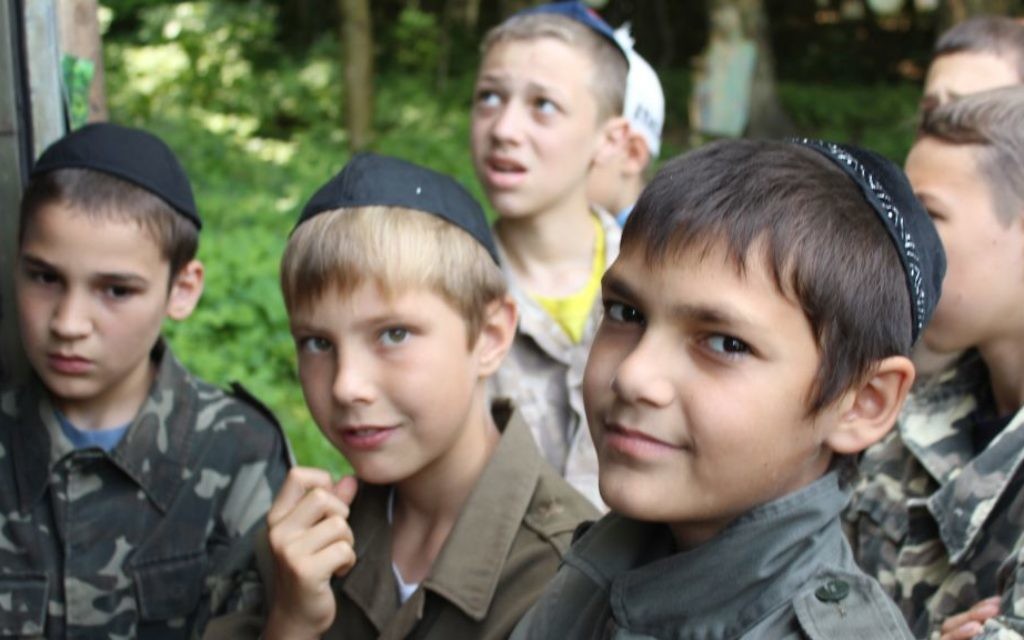 Des enfants ukrainiens au camp Yeka (Crédit : Autorisation)