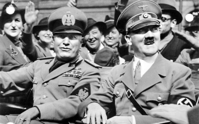 Benito Mussollini et Adolf Hitler (Crédit : CC-BY-SA-3.0-de)