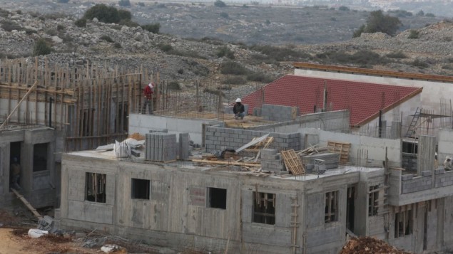 Construction de maisons dans l'implantation d'Ariel (Crédit : Flash90)