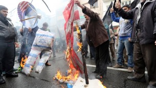 Manifestation anti-américaine et anti-israélienne en Iran - 4 novembre 2014 (Crédit : AFP PHOTO/ATTA KENARE)