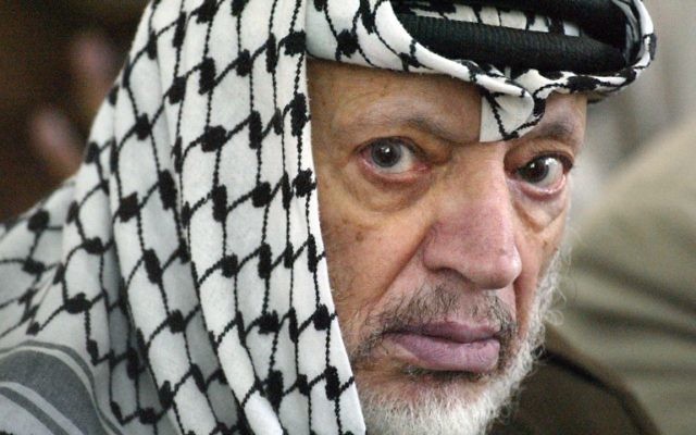 Yasser Arafat. (Crédit : Thomas Coex/AFP)