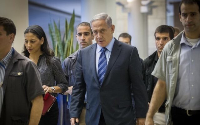 Benjamin Netanyahu à la Knesset - 3 novembre 2014 (Crédit : Nati Shohat/Flash90)