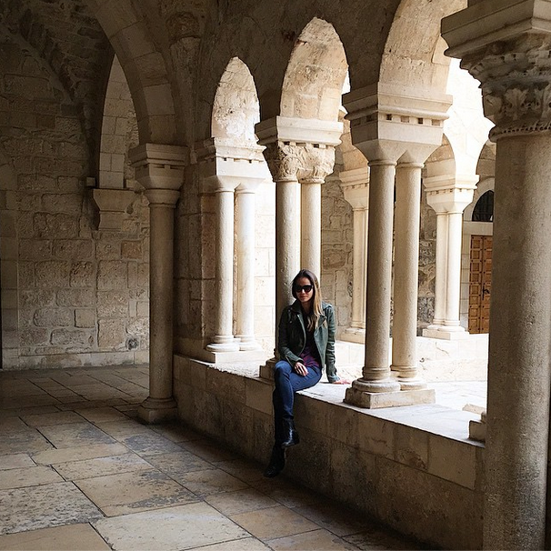Jamie Chung a écrit sur Instagram : ‘l'Eglise de la Nativité #Bethlehem #Palestine Quel magnifique église! J'ai pu voir où Jésus est né’ (Crédit : Autorisation Jamie Chung)