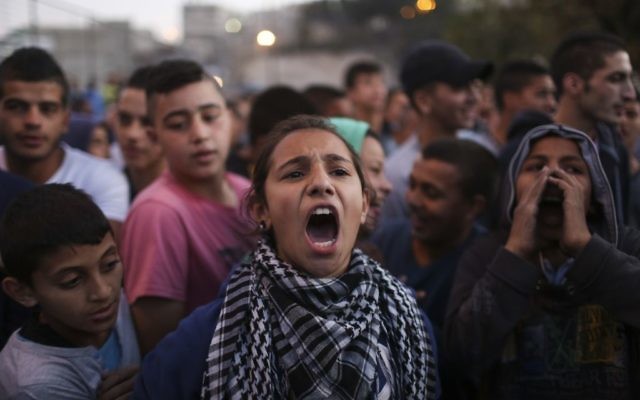 Manifestation palestinienne à Issawiya, à Jérusalem-Est, le 12 novembre 2014 (Crédit : Hadas Parush/Flash90).