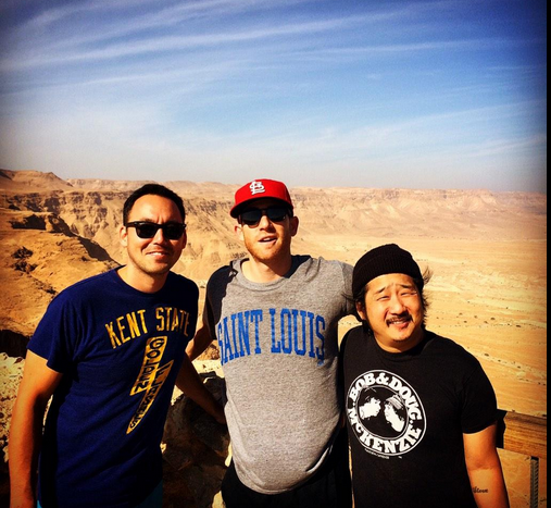 Steve Bryne, Bryan Greenberg and Bobby Lee à Masada (Crédit : Autorisation Bryan Greenberg)