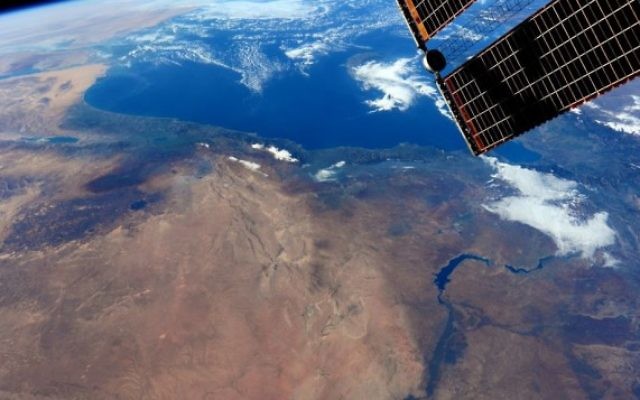 Israël vu de l'espace, comme on le voit dans une série de photos prises par l'astronaute Barry Wilmore à la Station spatiale internationale le 25 décembre 2014 (crédit photo: NASA)