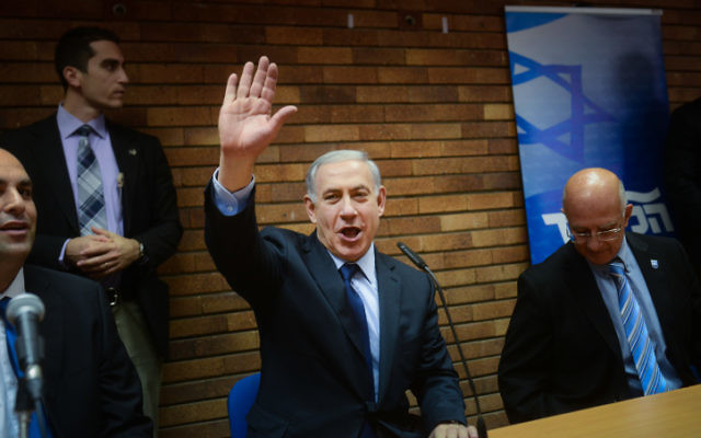Benjamin Netanyahu lors d'une conférence de presse à Tel Aviv le 11 décembre 2014 (Crédit : Ben Kelmer/Flash90)