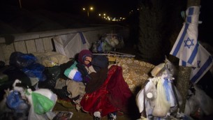 .Sans-abris vivant dans les rues de Jérusalem (Crédit : Flash 90)