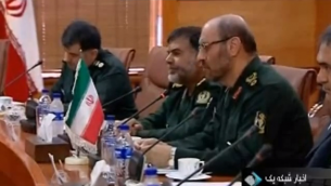 Hossein Dehghan, à droite, ministre iranien de la Défense. (Crédit : capture d'écran YouTube )