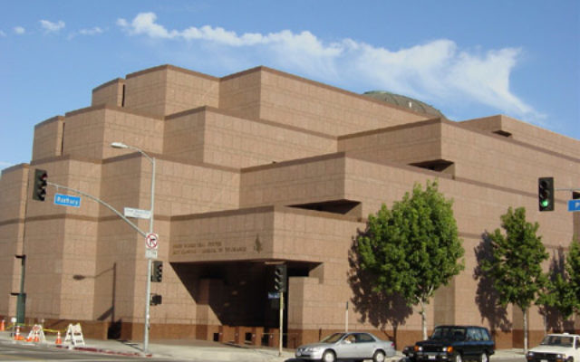 Le centre Simon Wiesenthal à Los Angeles. (Crédit : Creative Commons / Wikimedia / Simon Wiesenthal Center)