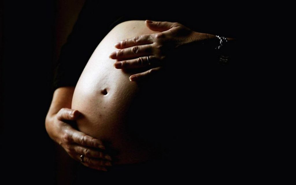 Une femme enceinte. Photo illustrative. (Ian Waldie / Getty Images / via JTA)