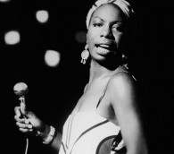 Nina Simone, en concert en 1964 (Crédit : Getty Images/ via JTA)