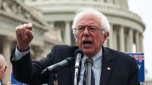 Le sénateur Bernie Sanders d'un rassemblement sur la colline du Capitole en 2013  (Autorisation JTA)