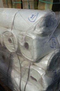 Des rouleaux de fibre de verre, passés en contrebande vers la bande de Gaza, qui ont été interceptés par le Shin Bet et l'administration fiscale début  août 2015  (Photo: Autorisation administration fiscale)