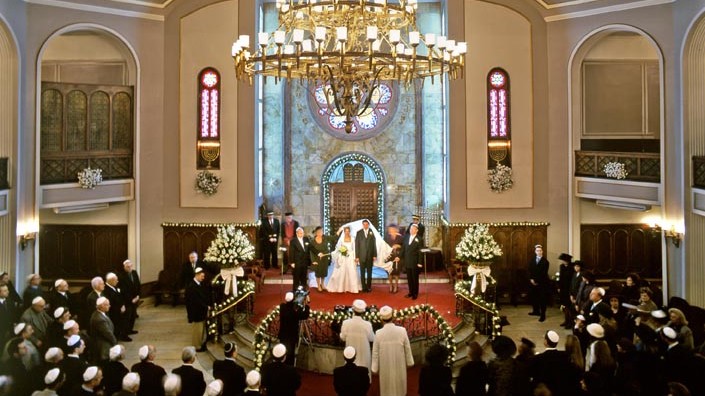 un mariage juif à la synagogue Neve Shalom à Istanbul, Turquie. (Crédit : Avec l'aimable autorisation de la communauté juive turque )