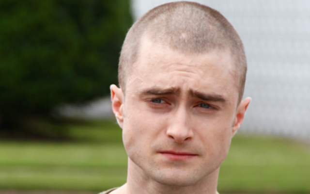 L'acteur Daniel Radcliffe connu pour sa coupe 'Harry Potter' a coupé ses cheveux pour un nouveau rôle d'agent du FBI infiltrant un groupe néo-nazi. (Crédit : Capture d'écran de la page Google+ de Radcliffe)