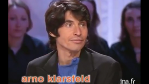 Crédit : Capture d'écran YouTube/ Arno Klarsfeld face à Robert Ménard - Archive INA