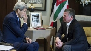 John Kerry a rencontré le roi  Abdallah II de Jordanie à Amman, le 24 octobre 2015  (Crédit : AFP /Pool/Carlo Allegri)
