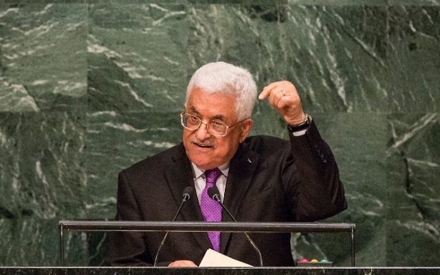 Mahmoud Abbas à l'Assemblée générale des Nations unies à New York le 30 septembre 2015 (Crédit : Andrew Burton / Getty Images / AFP)