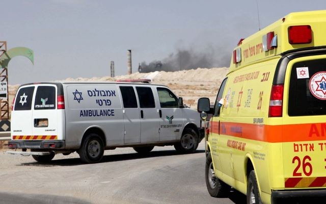 Ambulance israélienne à Dimona, le 10 juin 2015. Illustration.  (Crédit : Talucho/Flash90)