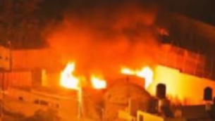 Le Tombeau de Joseph incendié à Naplouse, le 16 octobre 2015. (Crédit : capture d'écran YouTube)