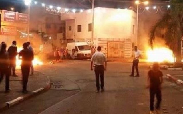 Une manifestation à Nazareth a tourné à la violence avec des manifestants s'affrontant aux forces de l'ordre (Crédit photo: Noor Hussein)