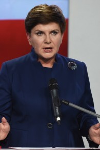 Beata Szydlo, Premier ministre de Pologne, vice-présidente du parti conservateur Droit et Justice (PiS), annoncent les membres du nouveau cabinet à Varsovie, le 9 novembre 2015. (Crédit : AFP/Janek Skarzynski)