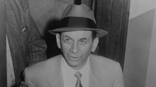 Meyer Lansky au commissariat de New York City en 1958 (Wikimedia Commons / JTA)