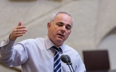 Yuval Steinitz, ministre de l'Énergie, devant la Knesset, le 7 septembre 2015 (Crédit : Yonatan Sindel/Flash90)