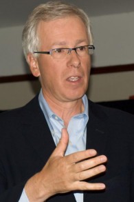Le ministre canadien des Affaires étrangères, Stéphane Dion (Crédit : CC BY 2.0 Chris Slothouber / Wikipedia)