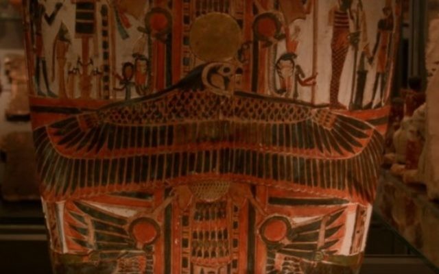 Cercueils égyptiens de la collection du musée Fiztwilliam. (Crédit : capture d'écran YouTube)